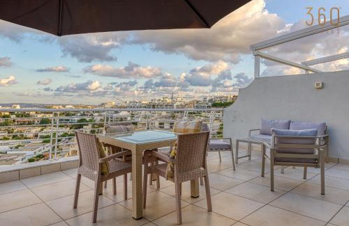 Mellieħa Heights Apartamento | Lovely Mellieha Apt with stunning terrace & views by 360 Estates
