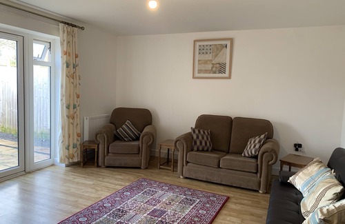 Sidcot Casa | Lovely modern house in area of outstanding natural beauty. 16mins from airport.