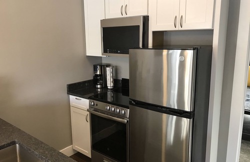 Riverfront Apartamento | Hermoso espacio moderno con acabados de alta gama