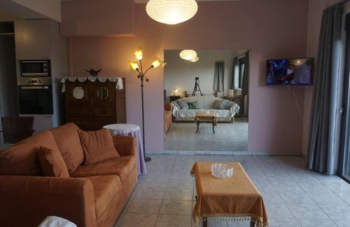 Patras Apartamento | Lovely Modern Studio in Romanos Patras, Greece