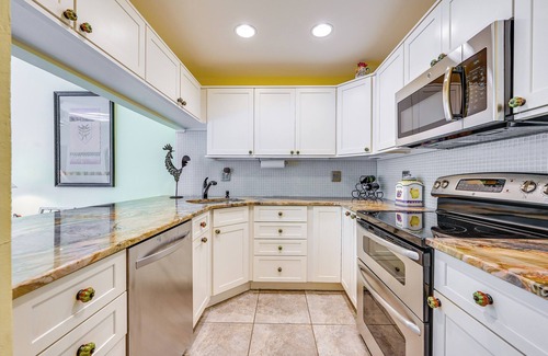 Central Naples Condominio | Lovely Naples Vacation Rental w/ Shared Pools!