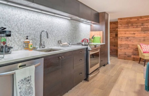 Alberta Arts District Apartamento | ENCANTADOR, NUEVO APARTAMENTO DE ARTES DE ALBERTA