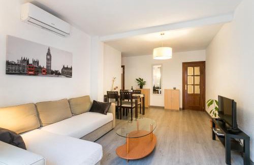 Raval Roig Apartamento | Lovely, new, bright 3 mins to beach apt 105 sq meters