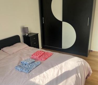 Riverside Apartamento | Lovely One Bedroom Flat Near Bermondsey Station Walk to the River and Southwark Park
