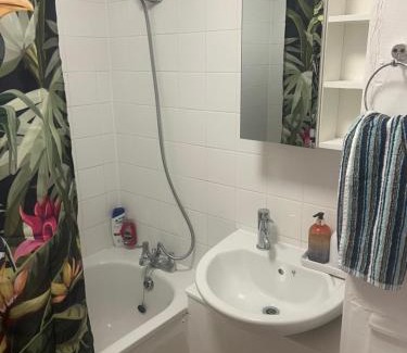 Riverside Apartamento | Lovely One Bedroom Flat Near Bermondsey Station Walk to the River and Southwark Park
