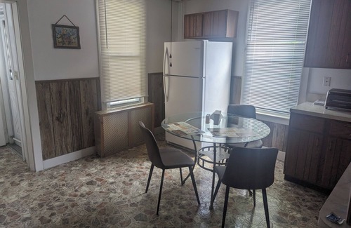 Enola Apartamento | Lovely one-bedroom unit with private parking