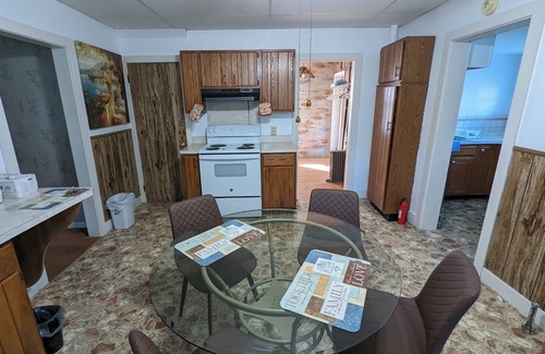 Enola Apartamento | Lovely one-bedroom unit with private parking