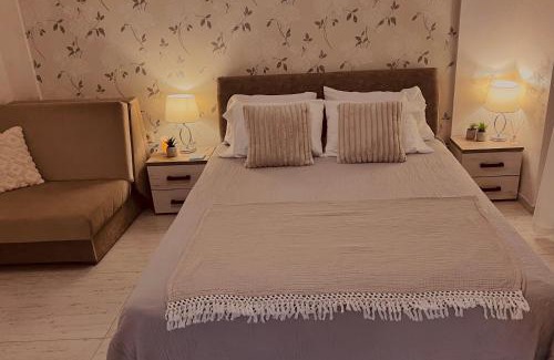 Igalo Apartamento | Lovely Promenade Studio in Central Igalo