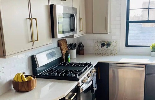 Roxbury Condominio | Lovely, quiet Boston condo with free street parking