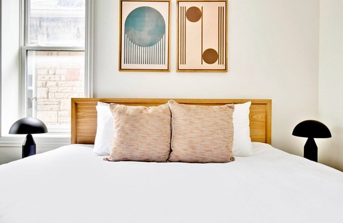 Noble Square Apartamento | Lovely River West 2BR, 4 blocks from Blue Line, by Blueground