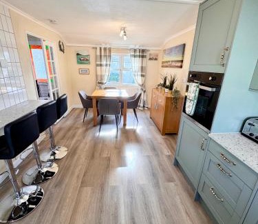 Aldborough Casa | Lovely spacious lodge on Trimingham house caravan park, near Cromer and Mundesley