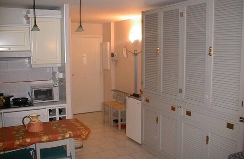 Beaulieu-sur-Mer Apartamento | Lovely Studio, Terrace overlooking garden, WIFI, Air conditioning, Shops nearby, Beach 7 mns.