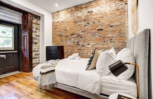 Latin Quarter Apartamento | Lovely Stylish 3Bedrooms in heart of downtown MTL