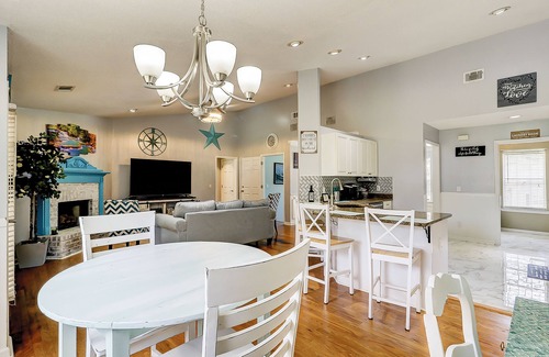 Savannah Apartamento | Lovely waterfront apartment on creek inlet with dock access - dog-friendly