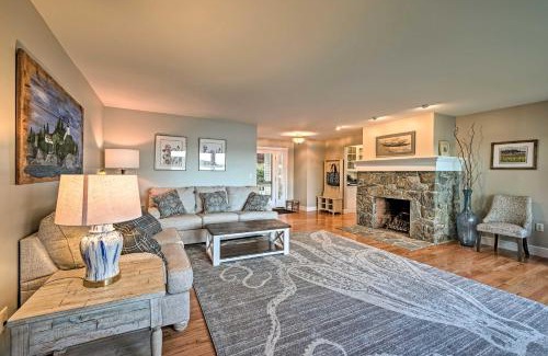 Owls Head Casa | Lovely Waterfront Owls Head Home with Own Beach