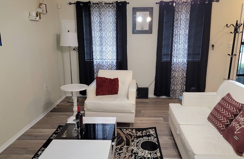Lochearn Casa | "Charming 3-Bedroom Retreat in Gwynn Oak: Your Ideal Home in Baltimore Awaits!"
