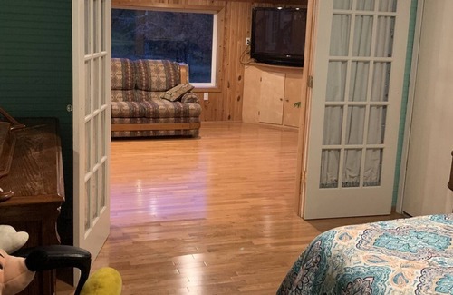 Tumbling Shoals Casa | Lovely Wooded Area With Plenty of Parking for a Large Number of Vehicles/boats