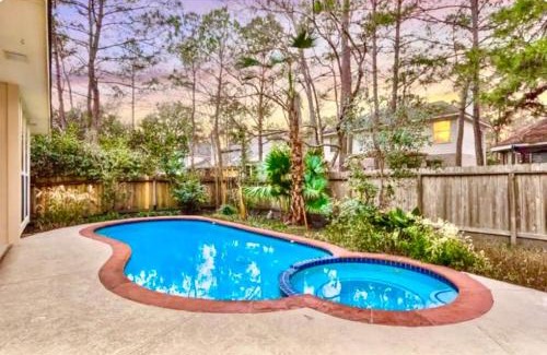 Alden Bridge Casa | Lovely Woodlands home w/heated pool and spa!
