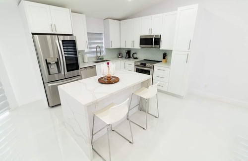Richmond West Casa | LOVING DREAM VACATION HOME