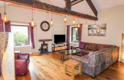 Waterhead Casa | Low Brow Barn