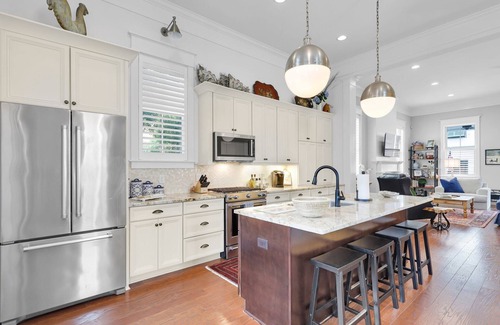 Habersham Casa | Lowcountry Living in Habersham Community Pool and Dock