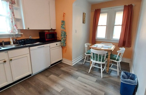 Monroe Apartamento | Lower 2 BR Tía Rose's Place Monroe MI