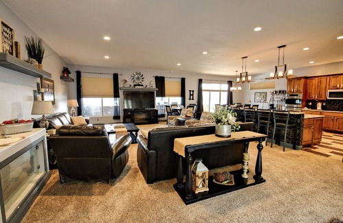 Roach Casa | Family Fun Lakefront Vacation Home # 9 de 12, 7Bd, para 27 personas, 4900sf, Dock 3000s