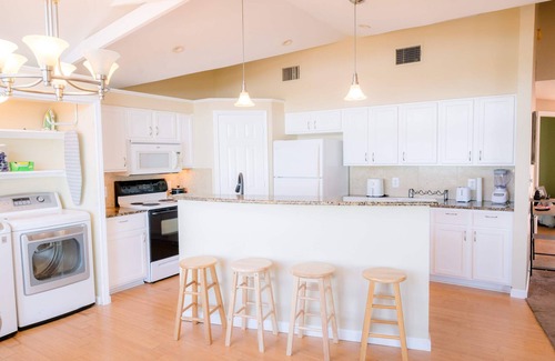 Long Branch Casa | Lozano Lake House Sum