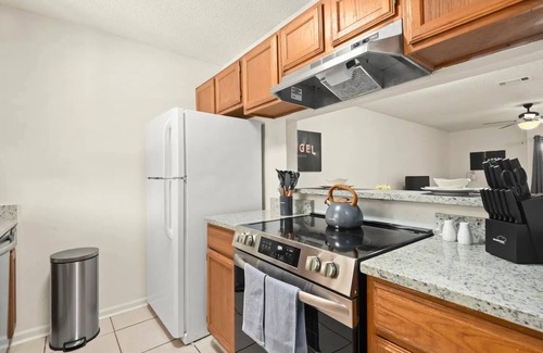 Highlands - Perkins Apartamento | LSU 2Bed/2Bath Angel Studios Condo NEW