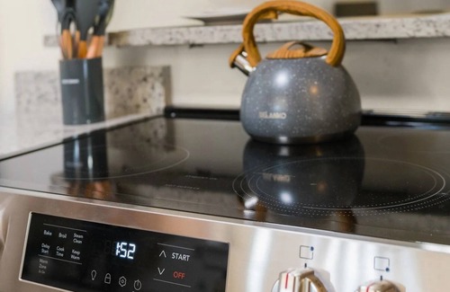 Highlands - Perkins Apartamento | LSU 2Bed/2Bath Angel Studios Condo NEW