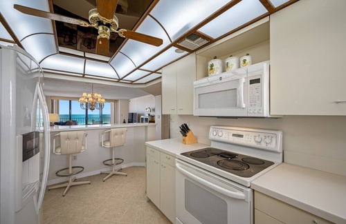 Sand Key Condominio | LT 602 Amazing Deal on Sand Key Beach!