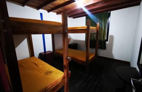 Genova Chalet De Esquí | Lugar en las montañas piscina, jacuzzi El Vergel