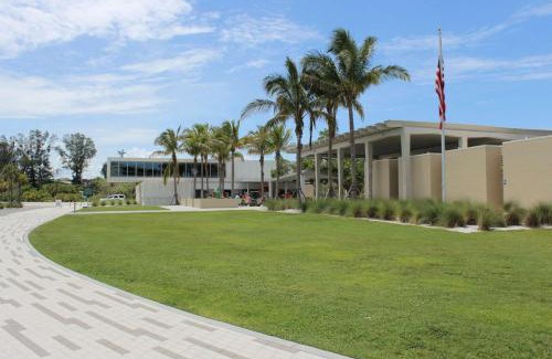 Siesta Key Casa | Lulu's Crescent Cottage #1