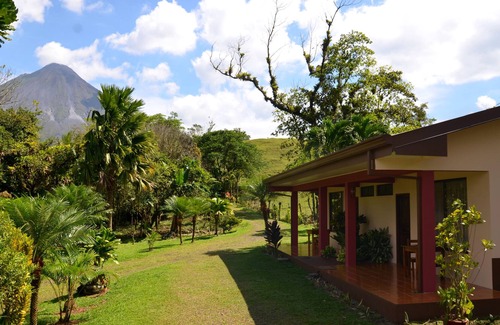 Aguas termales de Arenal Hotel | Lumbres del Arenal Cabinas y Villas
