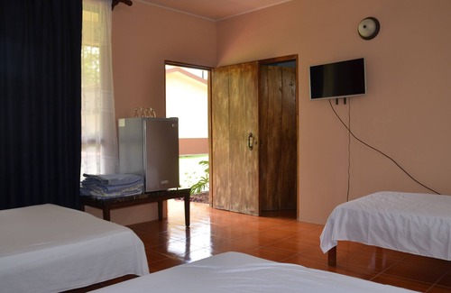 Aguas termales de Arenal Hotel | Lumbres del Arenal Cabinas y Villas