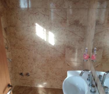 Granadero Baigorria Apartamento | Luminoso Loft cercano rio Grdro Baigorria - Cochera opcional