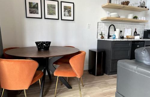 Gatlinburg - Pigeon Forge Casa | Luminous Cottage with Lofted Interior in Sevierville, Tennessee