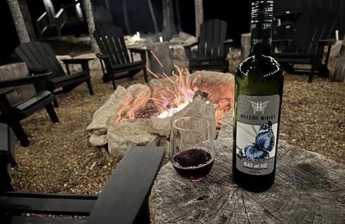 Gatlinburg - Pigeon Forge Casa | Luminous Cottage with Lofted Interior in Sevierville, Tennessee