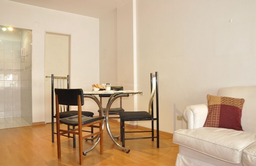 El Centro Apartamento | Luminous Studio Apartment. Ideal Location. By Owner.