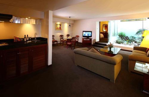 Sector 1 Hotel | LUOXO Hotel