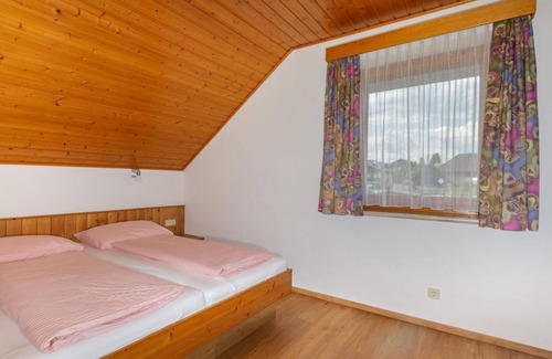 Drobollach am Faakersee Cama Y Desayuno | Lupinienweg - Fewo Nr. 7 - Ferienwohnungen Petschnig