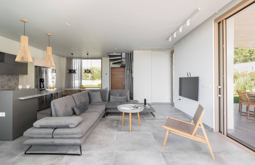 Elia Nikitis Villa | Luria Homes