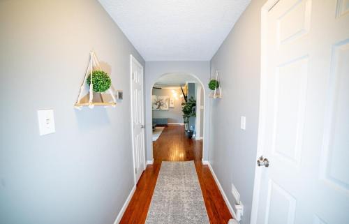 Mason Casa | Lush Hideaway with HotTub & Pool 6 mins kings Island