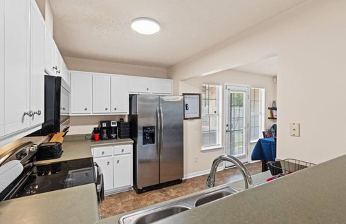 Springfield Casa | Lush Queen Bd-30Min To Beach 55"TV