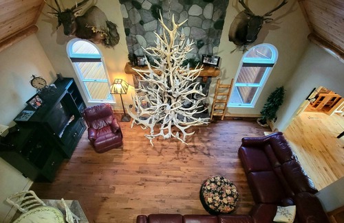 Luther Cabina | Luther's Someday Ranch Retreat w/ 8 person Hot Tub!!