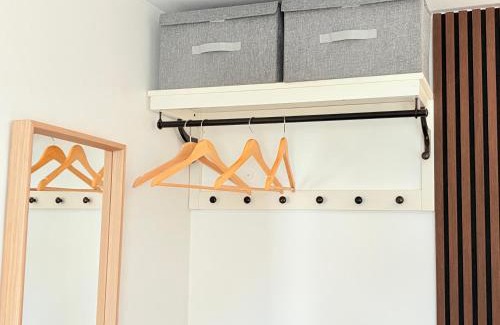 Luton Casa | Luton Lodge - Newly Refurbished, Ideal for Short Stay , 5 mints To Luton Airport , Train Station, Town Centre , Free off street Parking