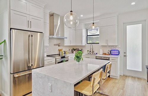 West Palm Beach Cabaña | LUX 2BR 2BA Iconic Architectural Collections