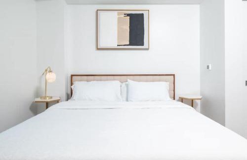 Assembly Square Apartamento | Lux 2BR w Gym Pool sleep 6 in Assembly Square