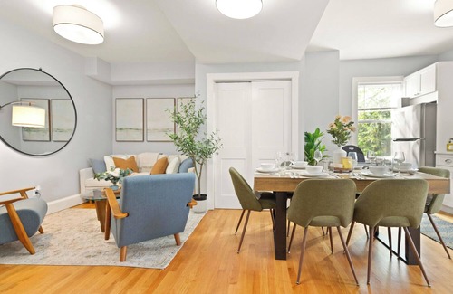 Mid-Cambridge Apartamento | Lux 4 Bedrooms/2 Bathrooms. Walk to Harvard, T line + Free Parking