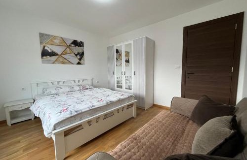 Kragujevac Apartamento | Lux Apartment Rose Avenue 75m2